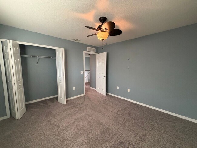 Building Photo - 5-Bed / 4.5 Bath Pool Home Available Now!