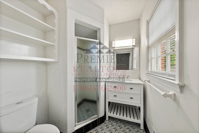 Building Photo - 4115 Lyn Dr