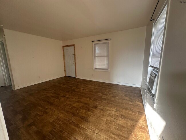 Building Photo - 3013 Lebanon Rd