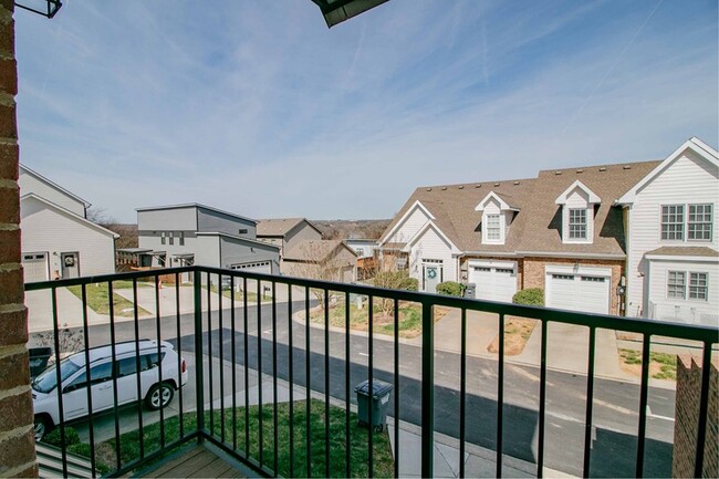 Building Photo - 123 Bogard Ln