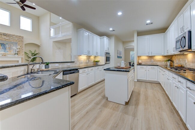 Building Photo - 2327 Centerbrook Ln