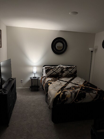 Building Photo - 533 Gantt St