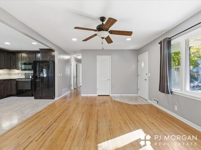 Building Photo - Adorable Westside Home Just Steps from Rockbrook Village!