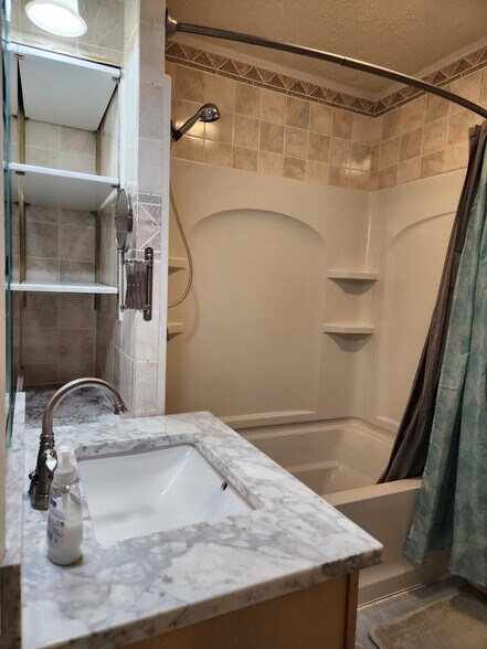 Building Photo - 2012 1st St