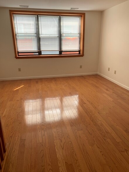 Building Photo - 1229 Wood St