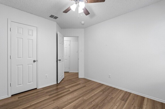 Building Photo - 1132 Single Tree Dr