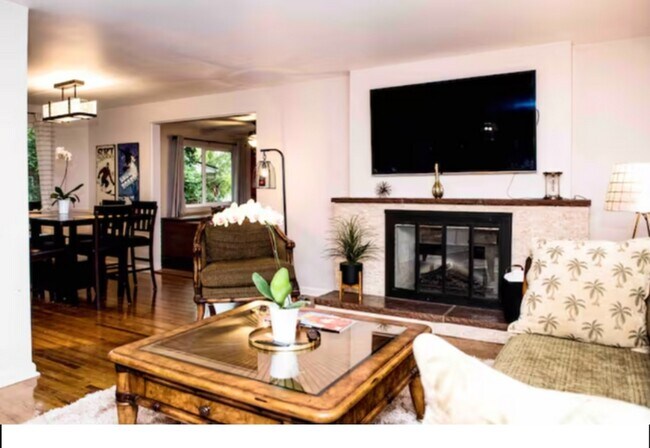 Building Photo - 1945 S 2600 E