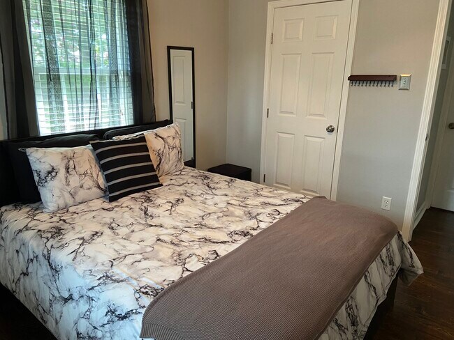 Main Bedroom - 406 Giuffrias Ave