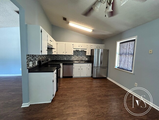 Building Photo - 1012 Farr Ct