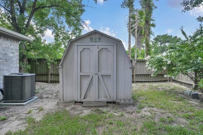 Building Photo - 28903 Atherstone St