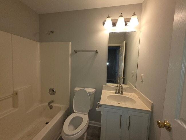 Building Photo - 235 Winding Canyon Dr