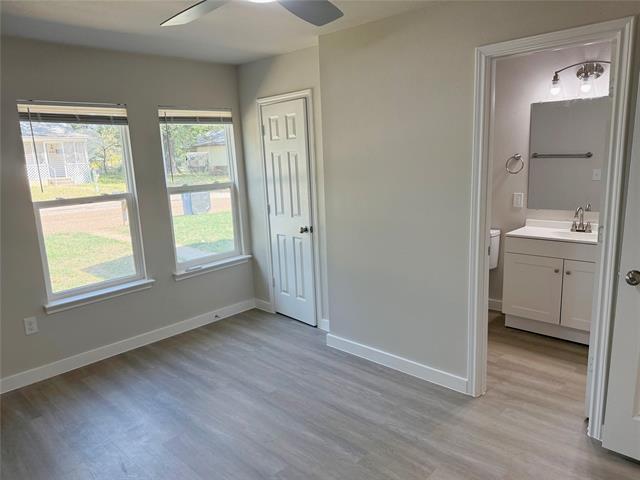 Building Photo - 399 Blackbourn St