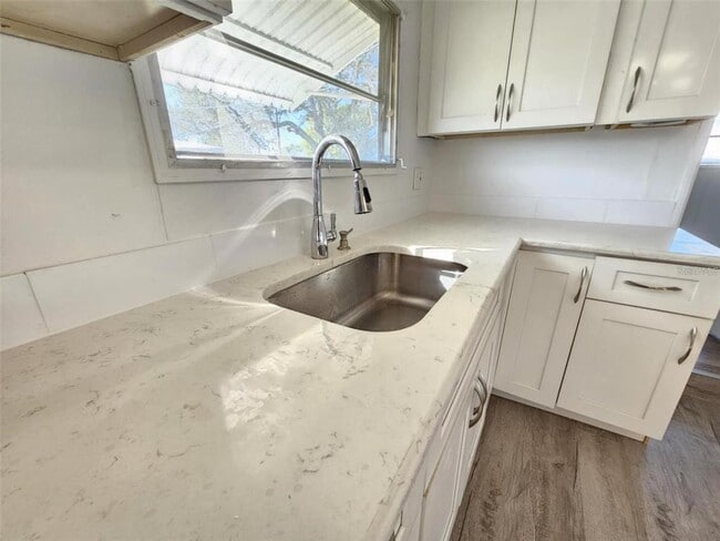 Building Photo - 321 3rd St Dr W