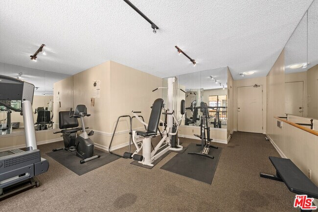 Building Photo - 1750 Camino Palmero St