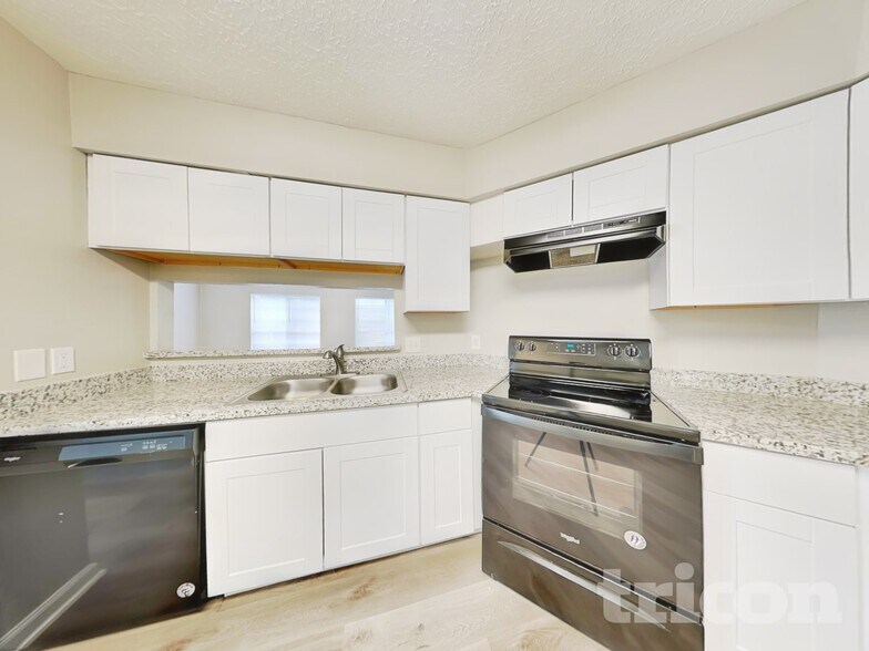 Building Photo - 6826 Blue Ridge Dr