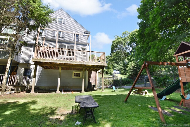 Building Photo - 541 Willow St