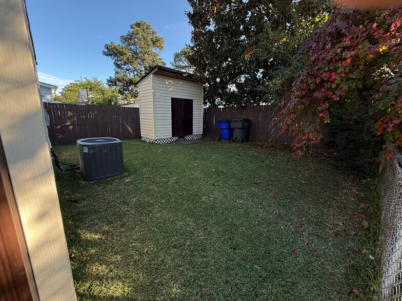 Building Photo - 1535 Vine St