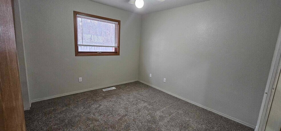 Bedroom 3 - 1352 N Pioneer Peak Dr