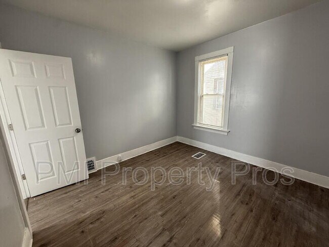 Building Photo - 3278 N 17th St