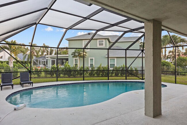 Building Photo - 2400 Seaford Dr