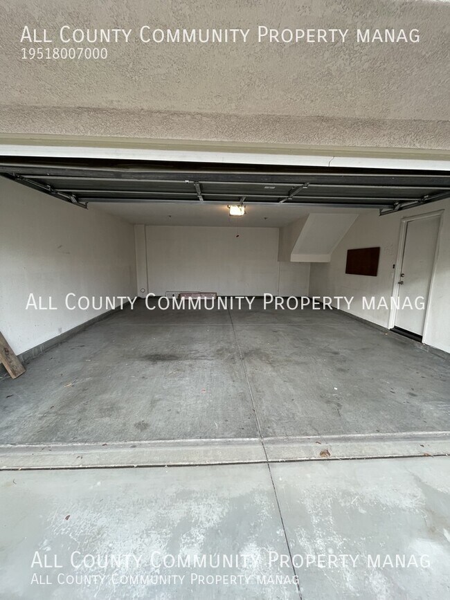 Building Photo - 31890 Delfina Way