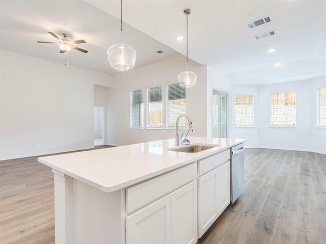 Building Photo - 227 Cathedral Mountain Dr