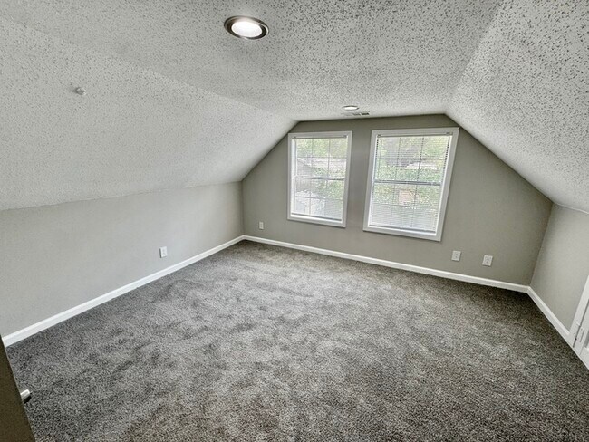 Building Photo - 3557 Kearney Ave