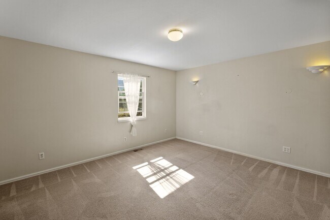 Building Photo - 4319 Millburn S