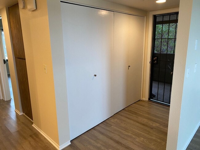 Building Photo - 3831 Nipoma Pl