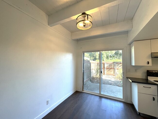 Building Photo - 1393 Nord Ave