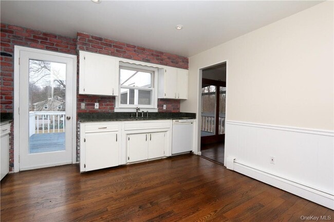 Building Photo - 158 Dykeman Rd