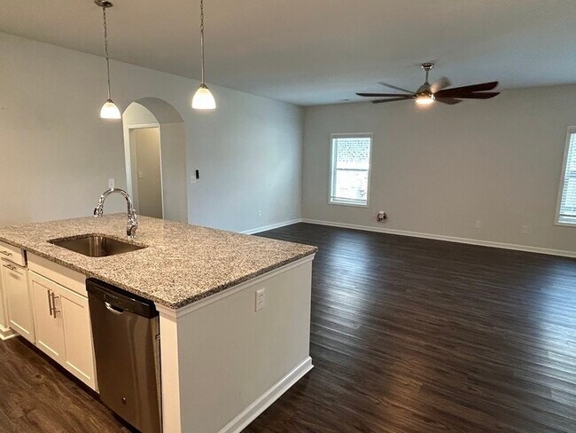 Building Photo - 115 Pomelo St