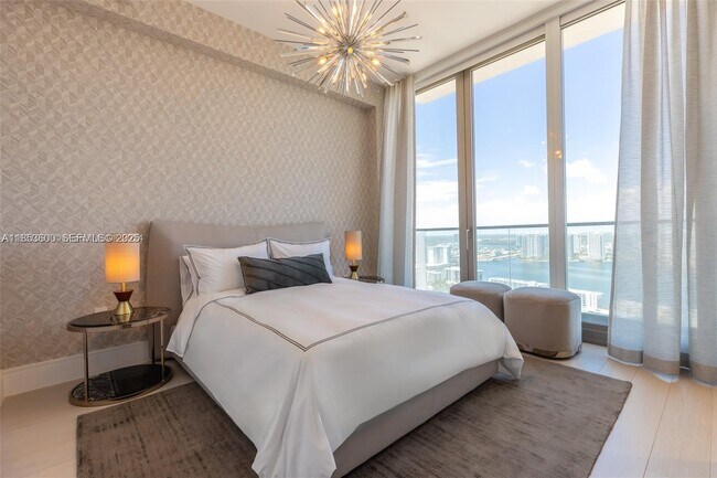 Building Photo - 17975 Collins Ave