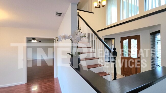 Building Photo - 413 Unity Ct