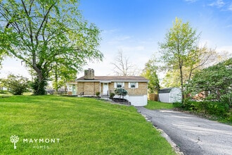 Building Photo - 7 Sycamore Dr