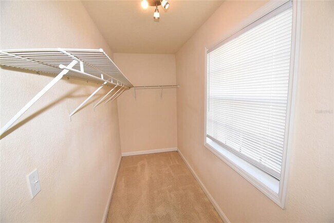 Building Photo - 220 Pompano Dr SE