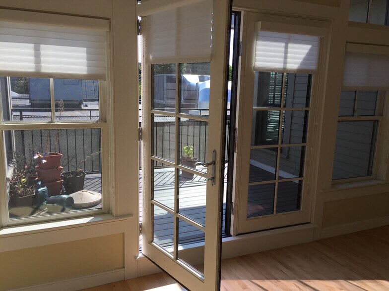 Building Photo - 75 Hamilton St