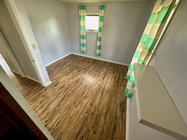 Building Photo - 1915 Highview Ct