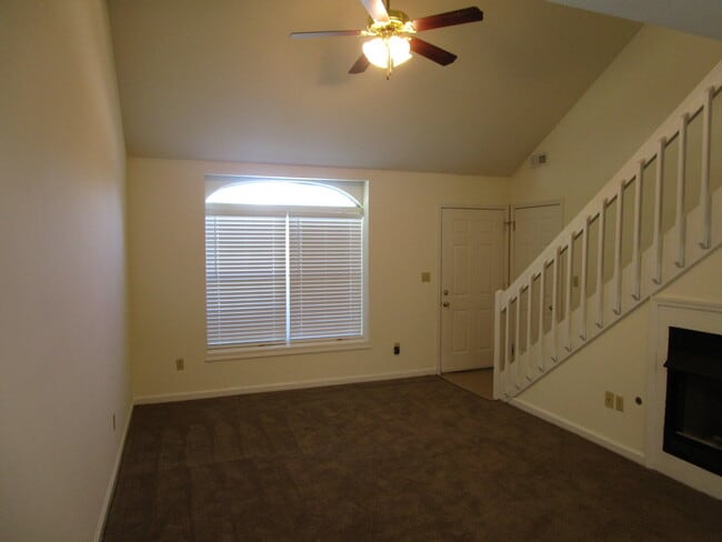 Building Photo - 2412 Calder Ct