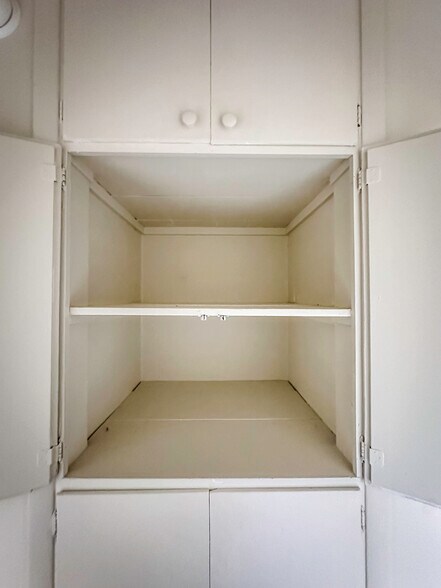 Linen Closet - 415 Avenue E
