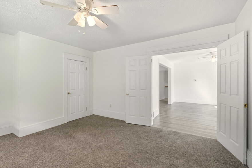 Building Photo - 1714 Castle Ave