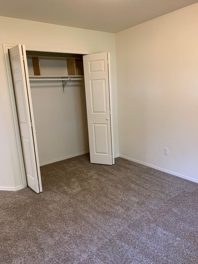 Building Photo - 1701 Elcadore Dr