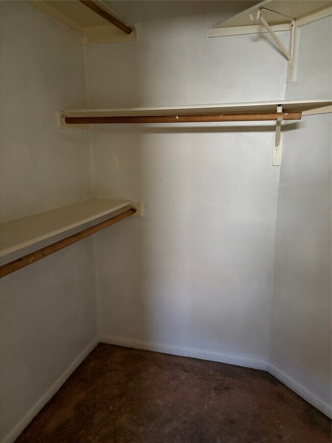 Building Photo - 15738 Boonridge Rd