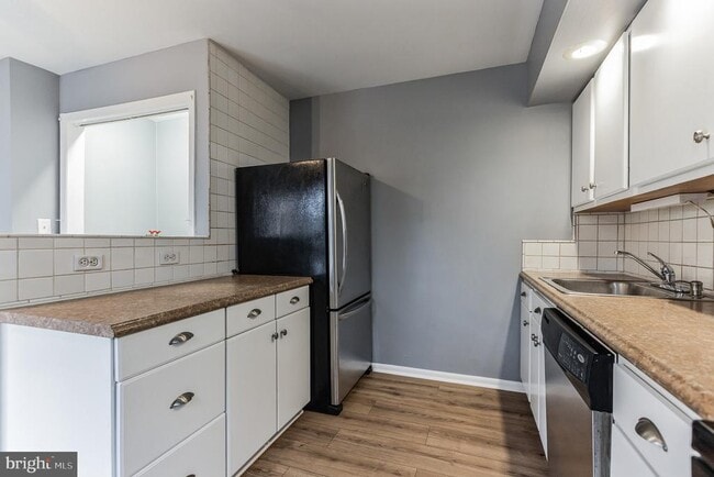 Building Photo - 7820 Craig St