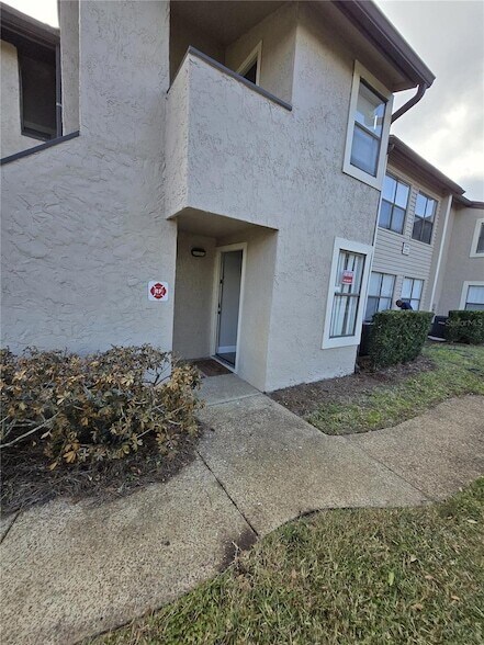 Building Photo - 3044 Antique Oaks Cir