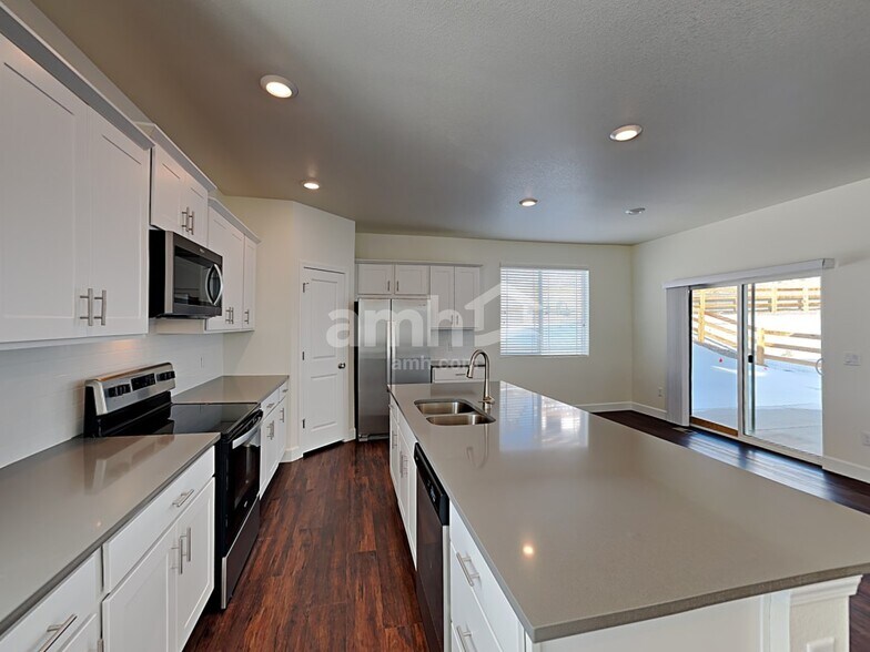 Building Photo - 15091 West 82nd Place