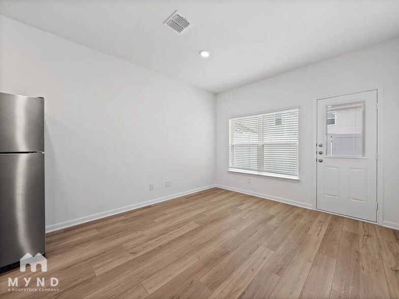Building Photo - 10853 Quinn Ct