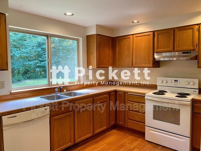 Building Photo - 10659 Wharf Pl NW