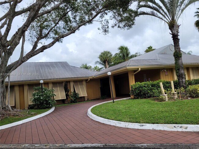 Building Photo - 4455 Treehouse Ln