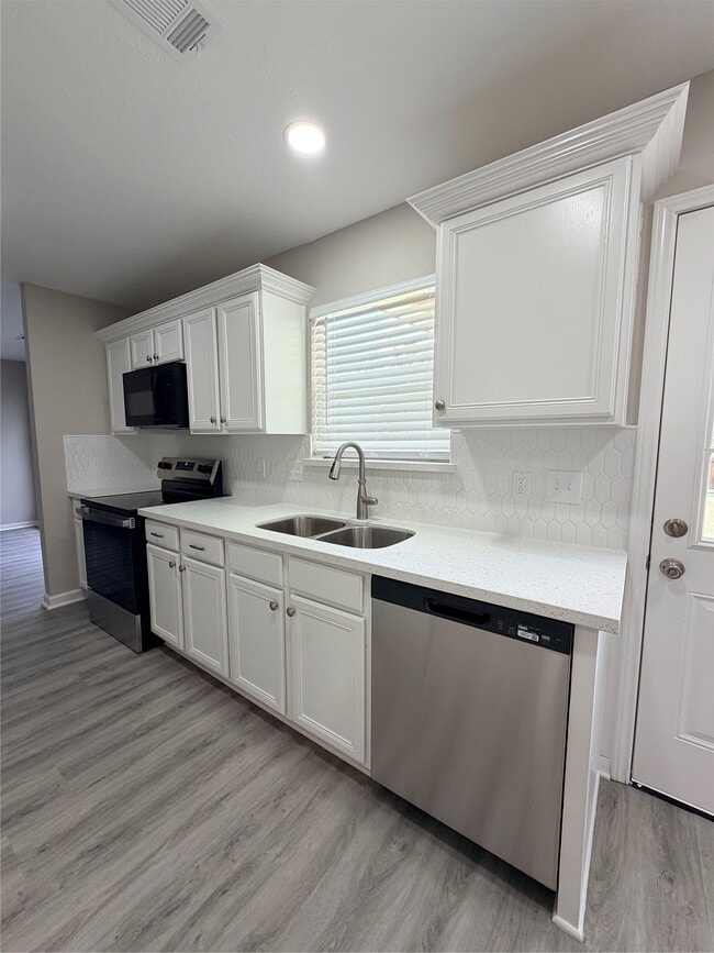 Building Photo - 22803 Tara Way Dr